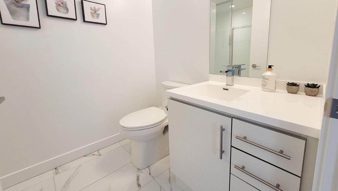 Lovely 3 Bedrooms In University Of Toronto Esterno foto